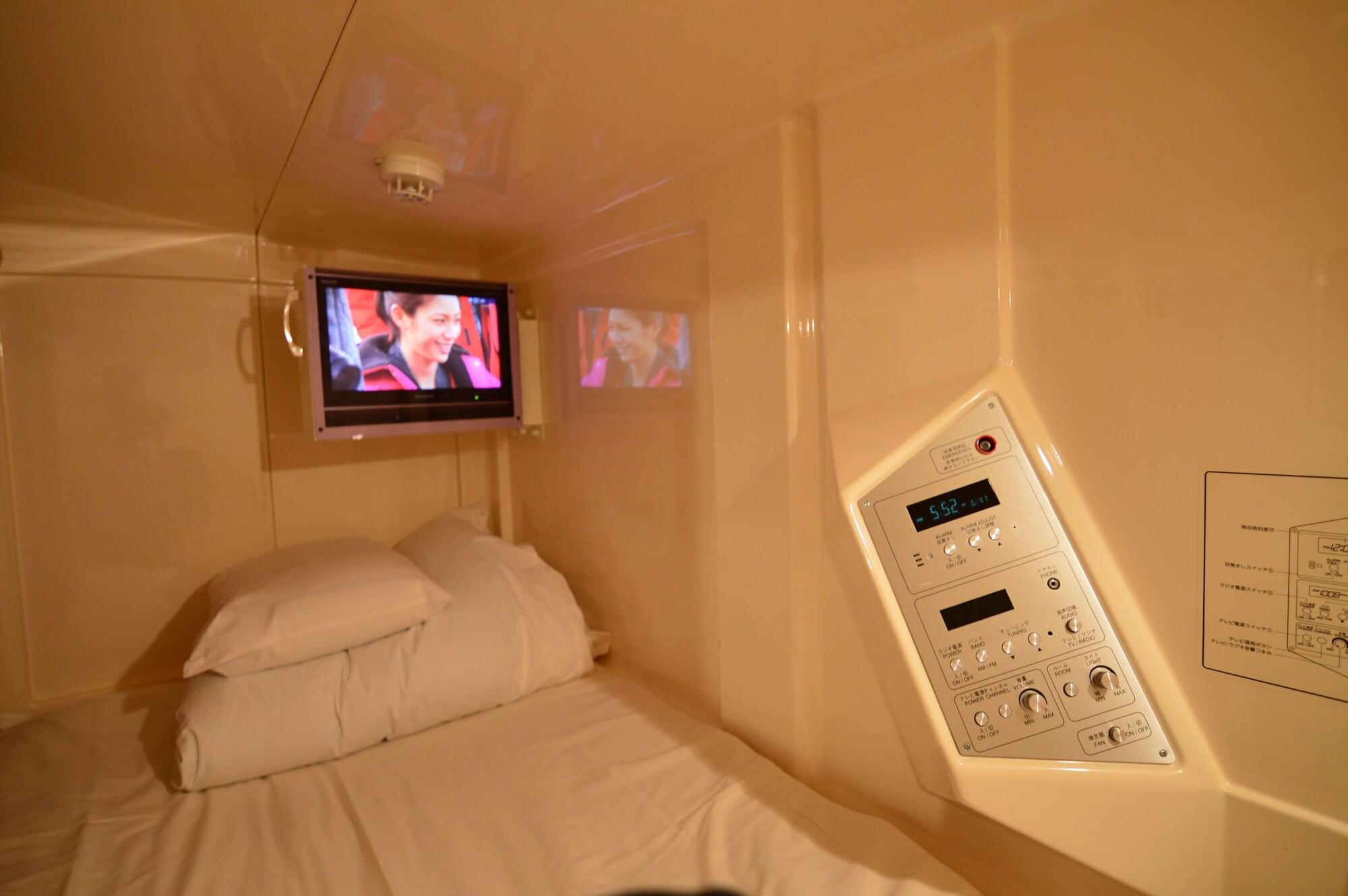 Capsule Inn Osaka - Caters To Men מראה חיצוני תמונה