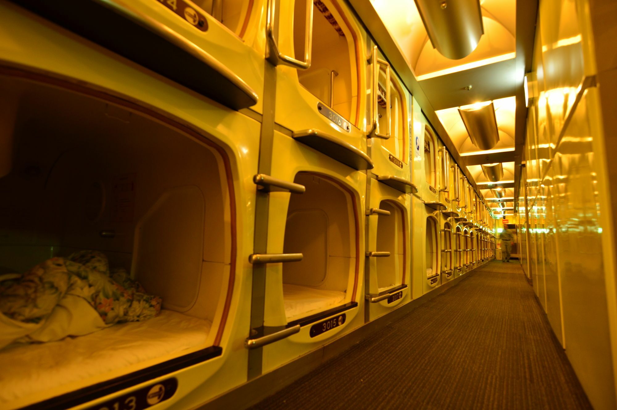 Capsule Inn Osaka - Caters To Men מראה חיצוני תמונה