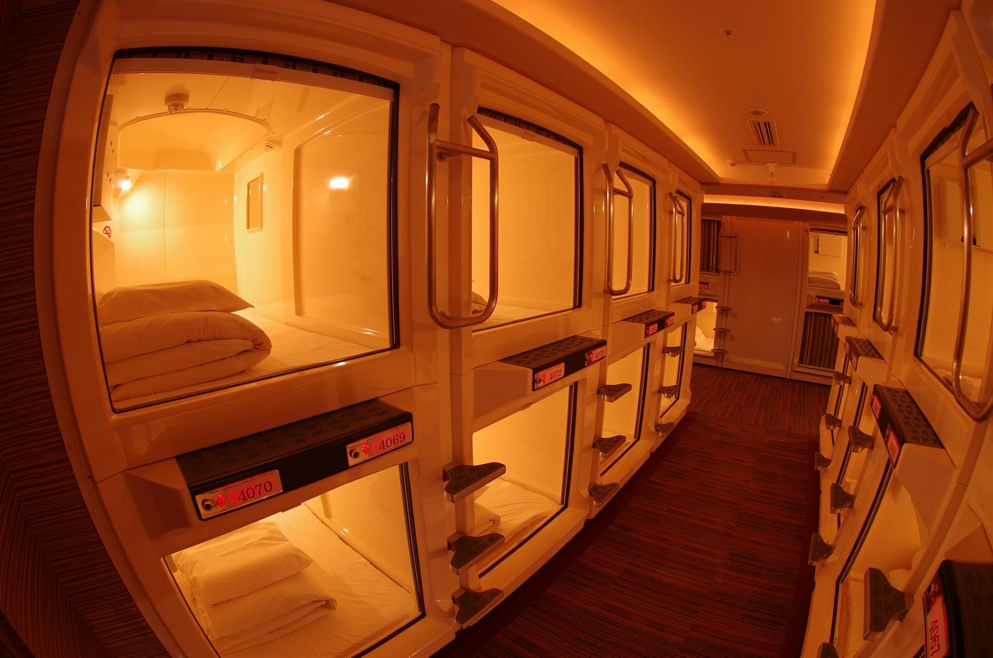 Capsule Inn Osaka - Caters To Men מראה חיצוני תמונה